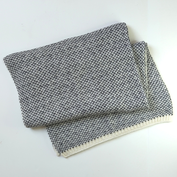 Aerie Classic Chunky Polka Dot Jacquard Knit Wool Blend Scarf Ivory Gray OS - Picture 5 of 8